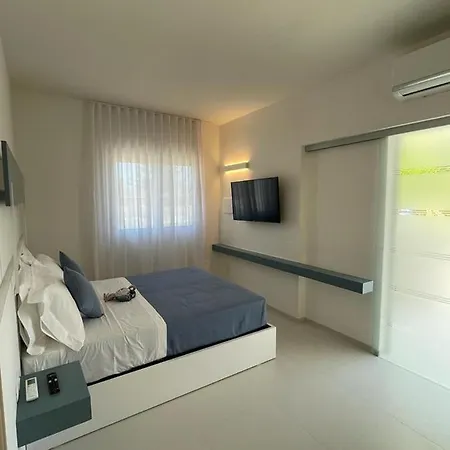 Sant'Elia Deluxe Rooms-2